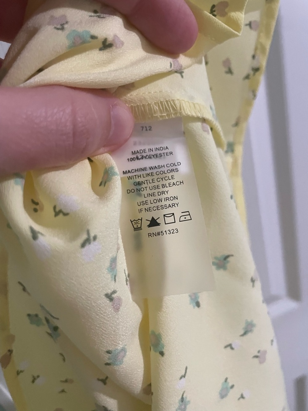 Riley & Rae Yellow Off-Shoulder Eyelet Jumpsuit small/medium READ description - Picture 4 of 7